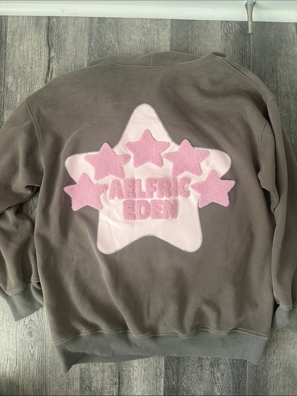 Aelfric Eden Charcoal Gray Hoodie with Pink Stars Motif Size Small - Picture 5 of 7